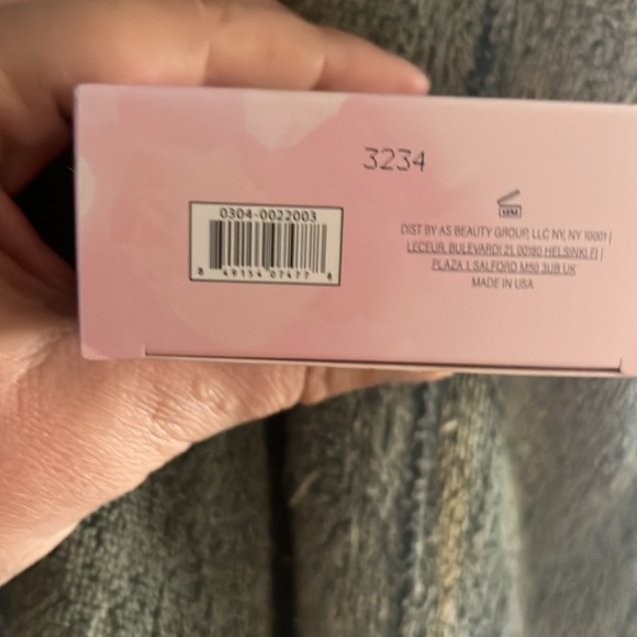 Mally Flawless Finish Transforming Effect Foundation - Picture 4 of 4